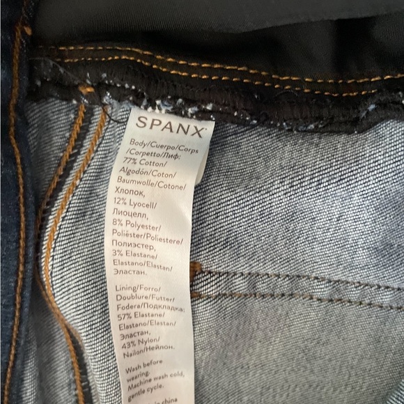 Spanx Blue Jeans Distressed Pull On Sz Med 29”wX27”l - Picture 4 of 7